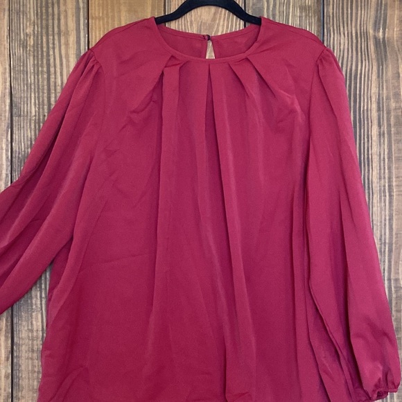 Women’s Blouse - Picture 2 of 8